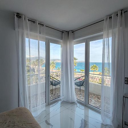 Beach Front, Superbe Appartement Pour 4 Personnes Nizza Kültér fotó