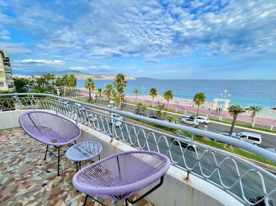 Beach Front, Superbe Appartement Pour 4 Personnes Nizza Kültér fotó