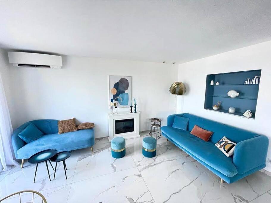 Beach Front, Superbe Appartement Pour 4 Personnes Nizza Kültér fotó