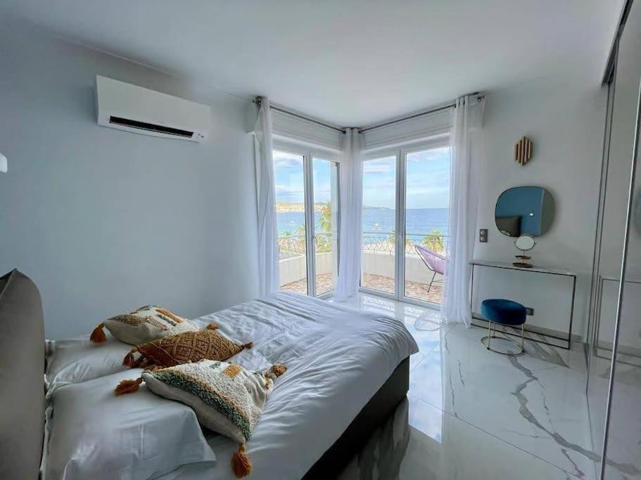 Beach Front, Superbe Appartement Pour 4 Personnes Nizza Kültér fotó
