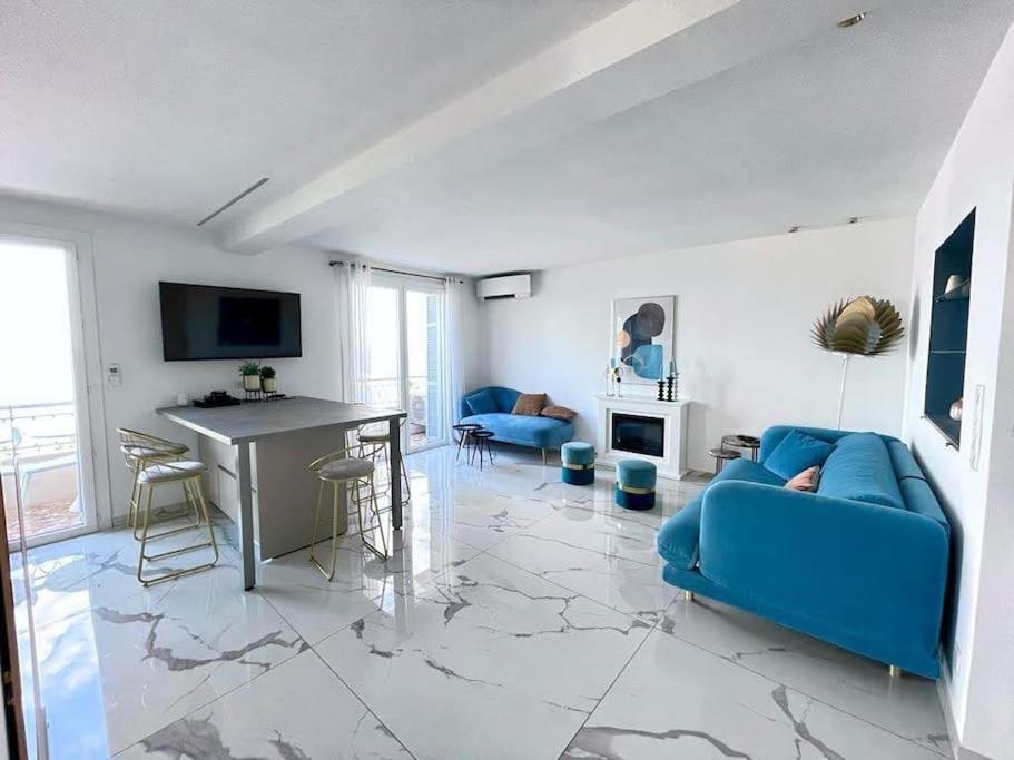 Beach Front, Superbe Appartement Pour 4 Personnes Nizza Kültér fotó